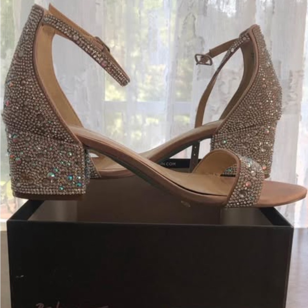 Betsey Johnson size 8 Mari Champagne wedding bridesmaid sparkly shoes.